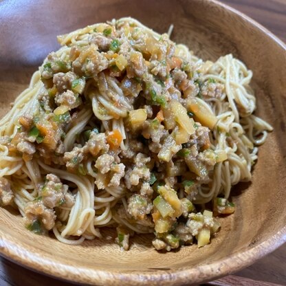 余っていたタケノコも入れて作りました！
辛いのが苦手な私でも美味しく食べられる味付けでした( ¨̮ )